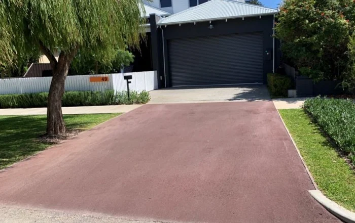 Example of a 1% oxide asphalt driveway